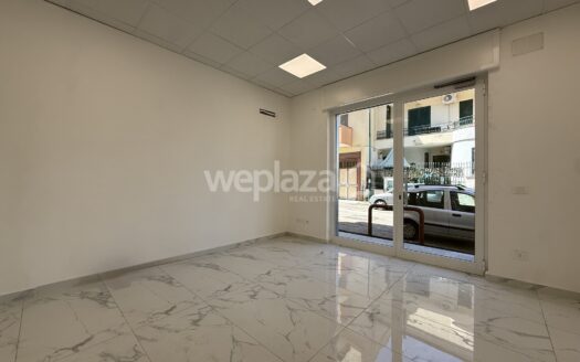 Locale Commerciale in affitto