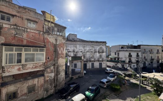 Cinque vani in vendita