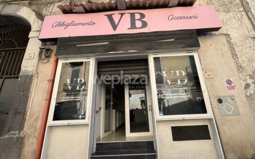 Locale commerciale in vendita