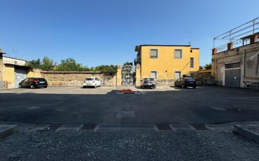 Deposito in vendita