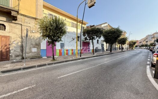 Locale commerciale in affitto