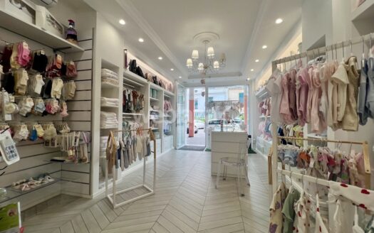 Locale commerciale in vendita
