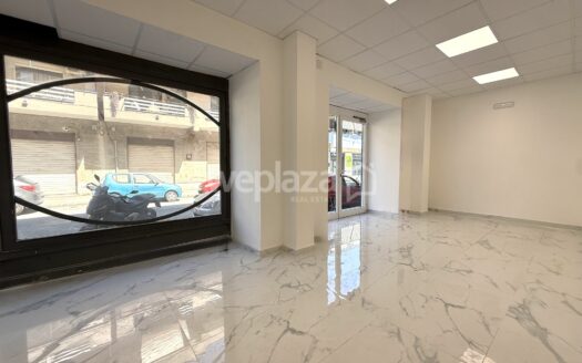 Locale Commerciale in affitto